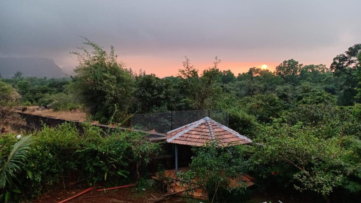 Nature Villa, Dukes Den Khandala Buitenkant foto